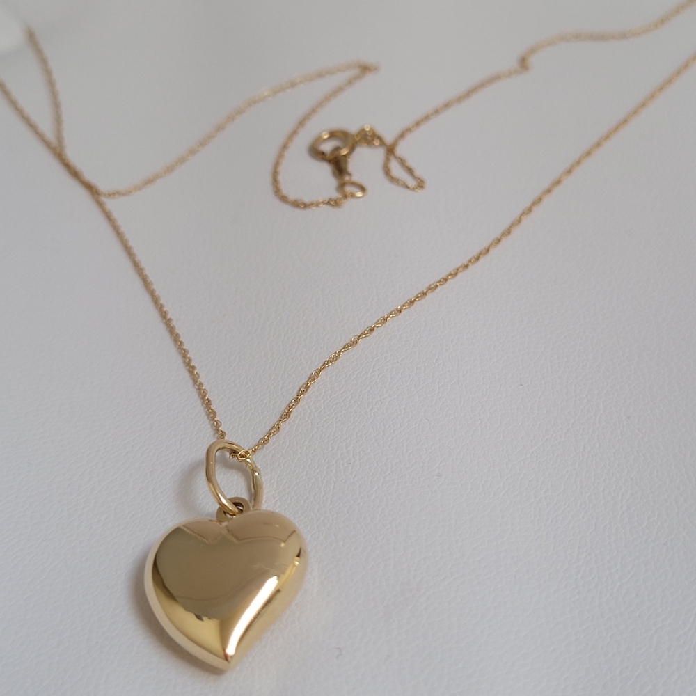 10k Solid Gold Puffed Heart Pendant With 18" Chain.💌FIRM PRICE💌